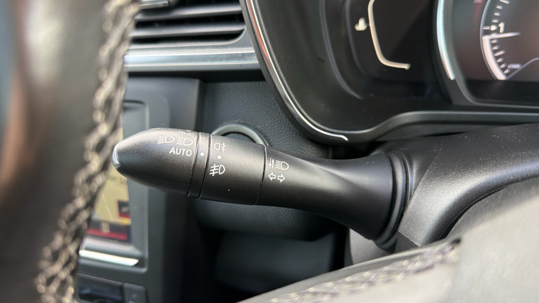 Renault Kadjar 1.6 dCi Signature Nav 5dr 4WD Diesel Hatchback